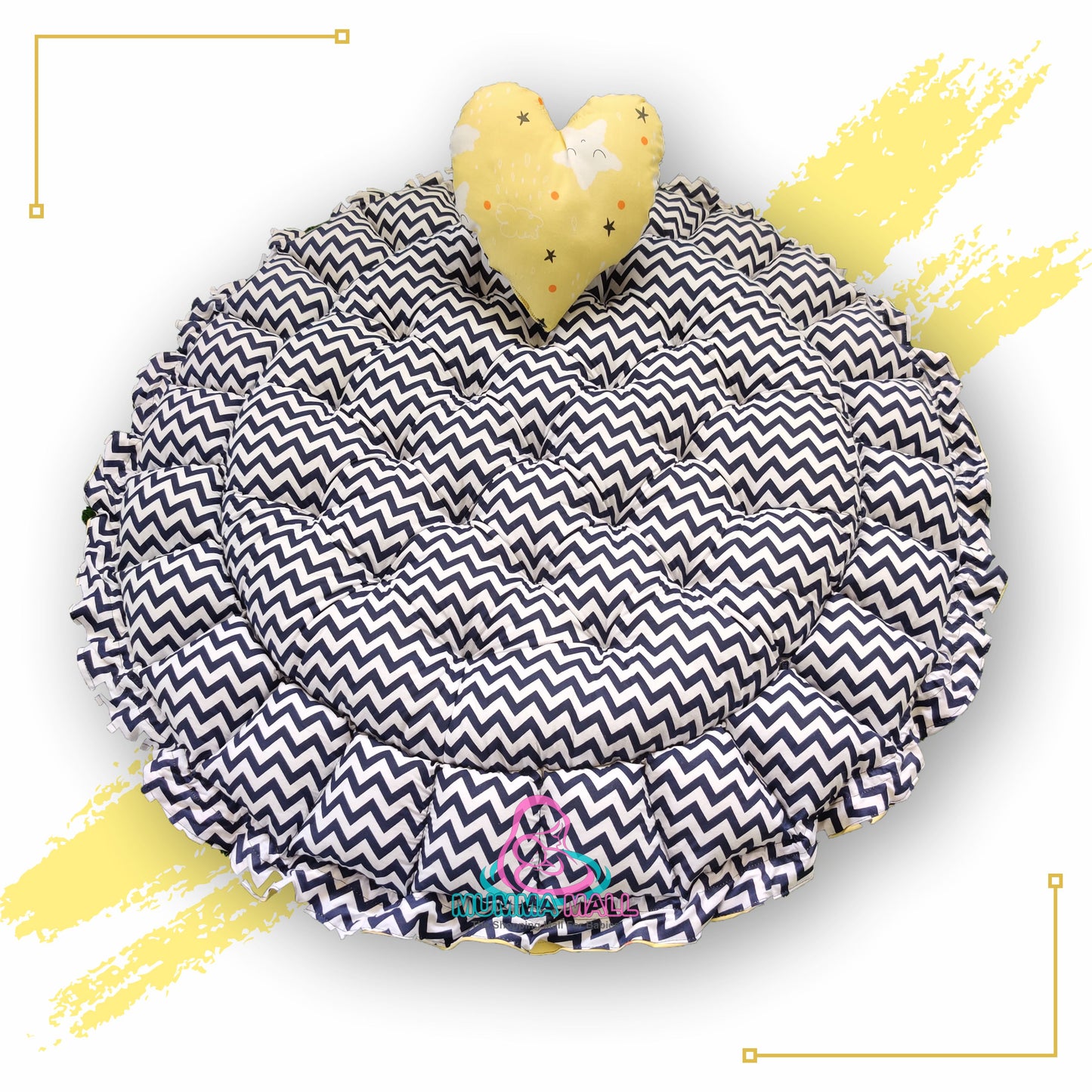 Round baby tub bed with a heart pillow (Yellow and Black)